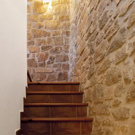 Chimenea Y Vistas Espectaculares A Puertos Lledo